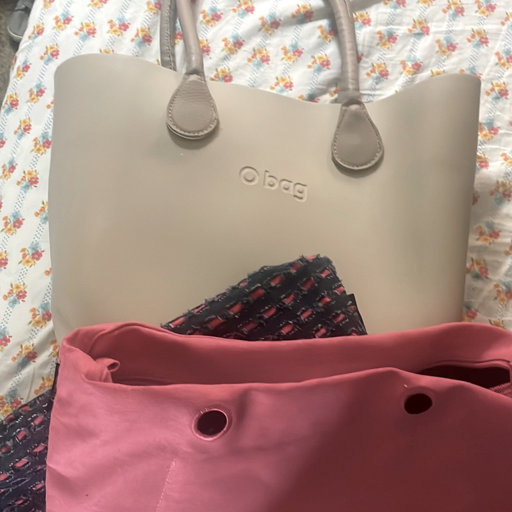 Obag barely used-perfect shape!